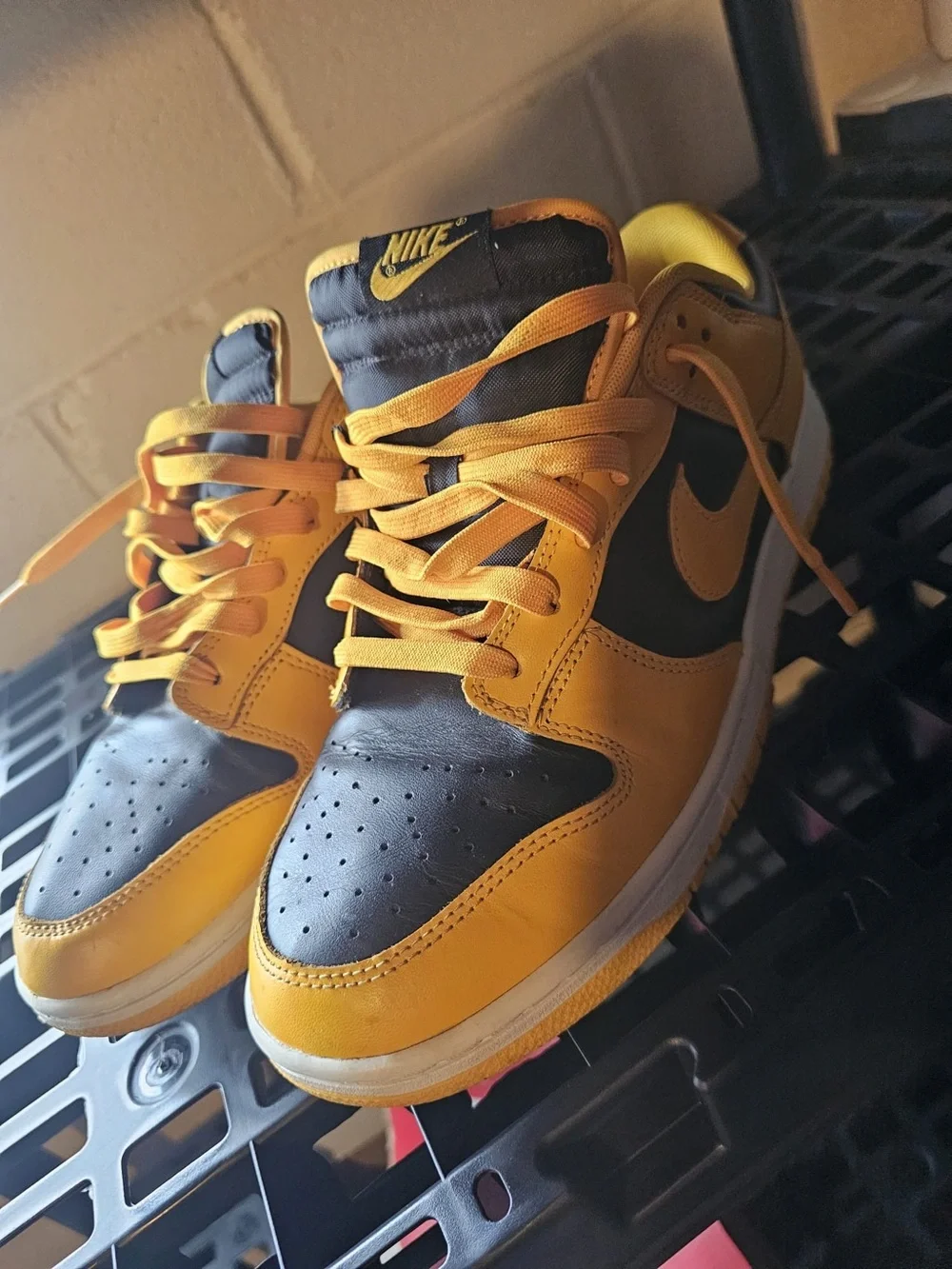Nike Kids Black and Yellow Low-Top Sneakers
